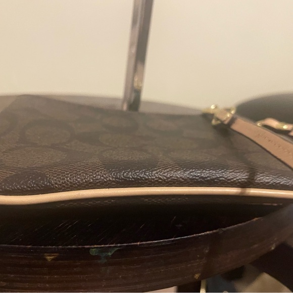 Coach Peyton Signature Wristlet - Like New - Picture 7 of 8